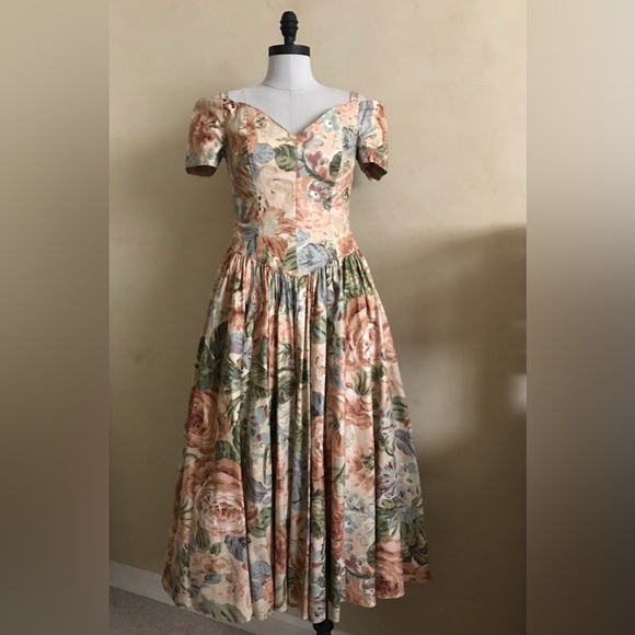Vintage Dresses & Skirts - Vintage 1980s Swing Dress